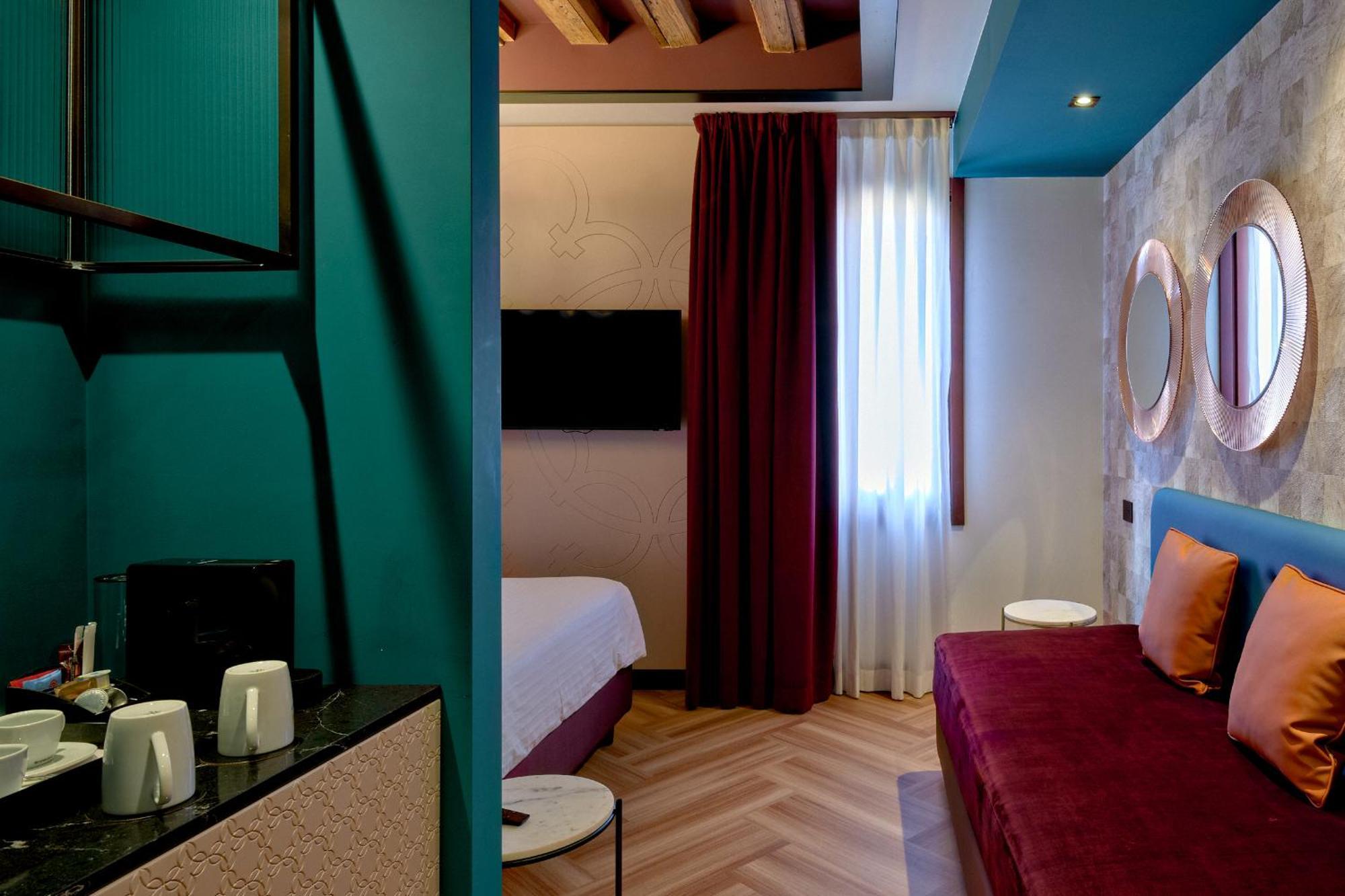 Junior Suite Canal View